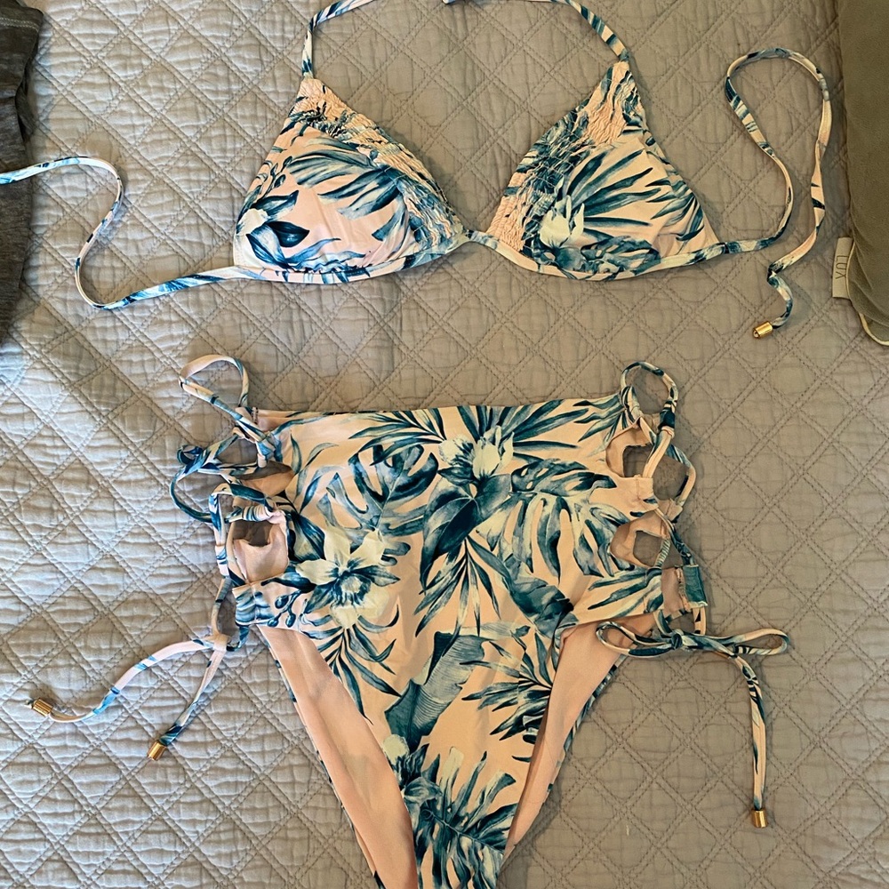 Bar 111 two piece. Bottoms size Large top is a medium
